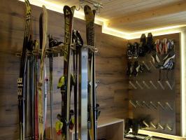 Ski-Schuhraum mit Schuhtrockner
